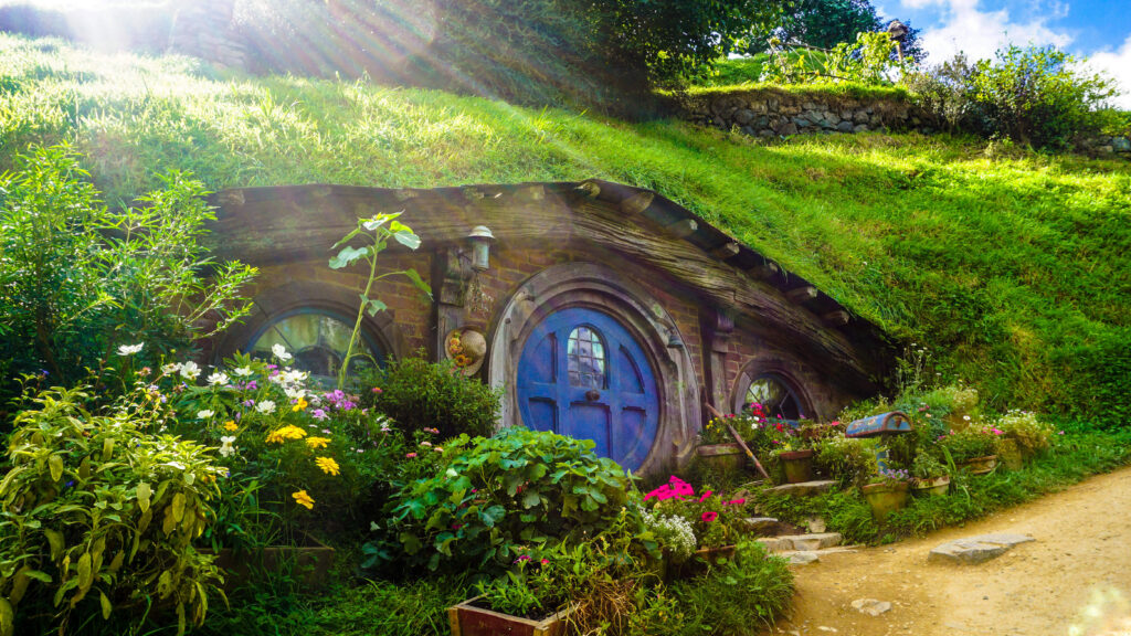 Hobbit House New Zealand - Green house powered, heated and cooled by green hydrogen
